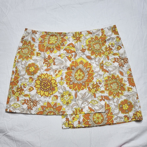 Sisley Funky Printed Mini Skirt - Picture 2 of 5